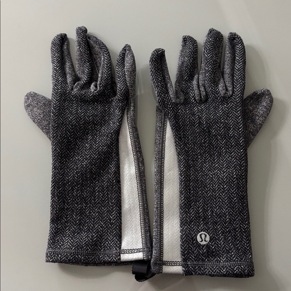 Lululemon Run With Me Gloves Herringbone Heathered Black Reflective Size M/L - Picture 8 of 10